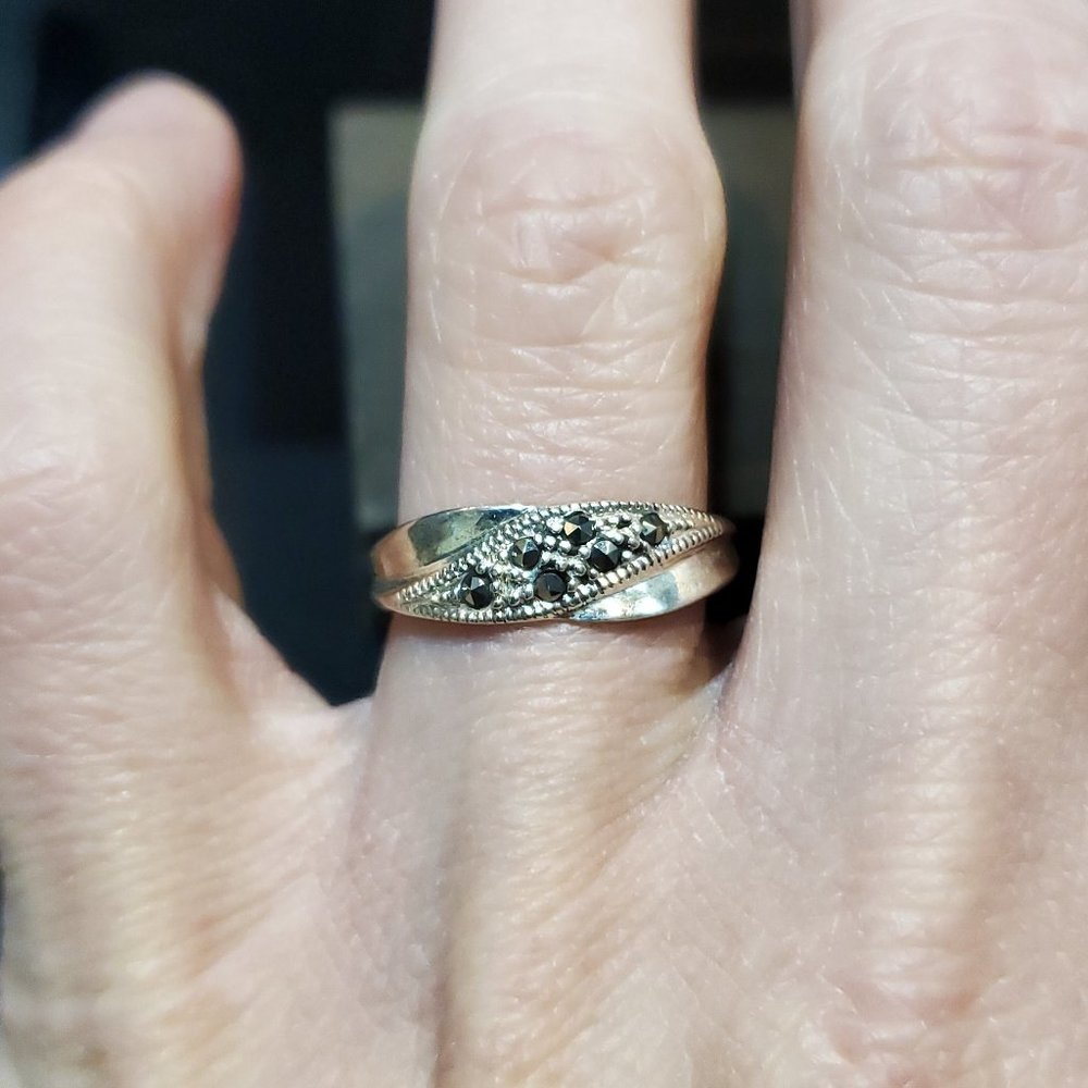 Size 7 925 Sterling Silver Cool Marcasite Gems Ring